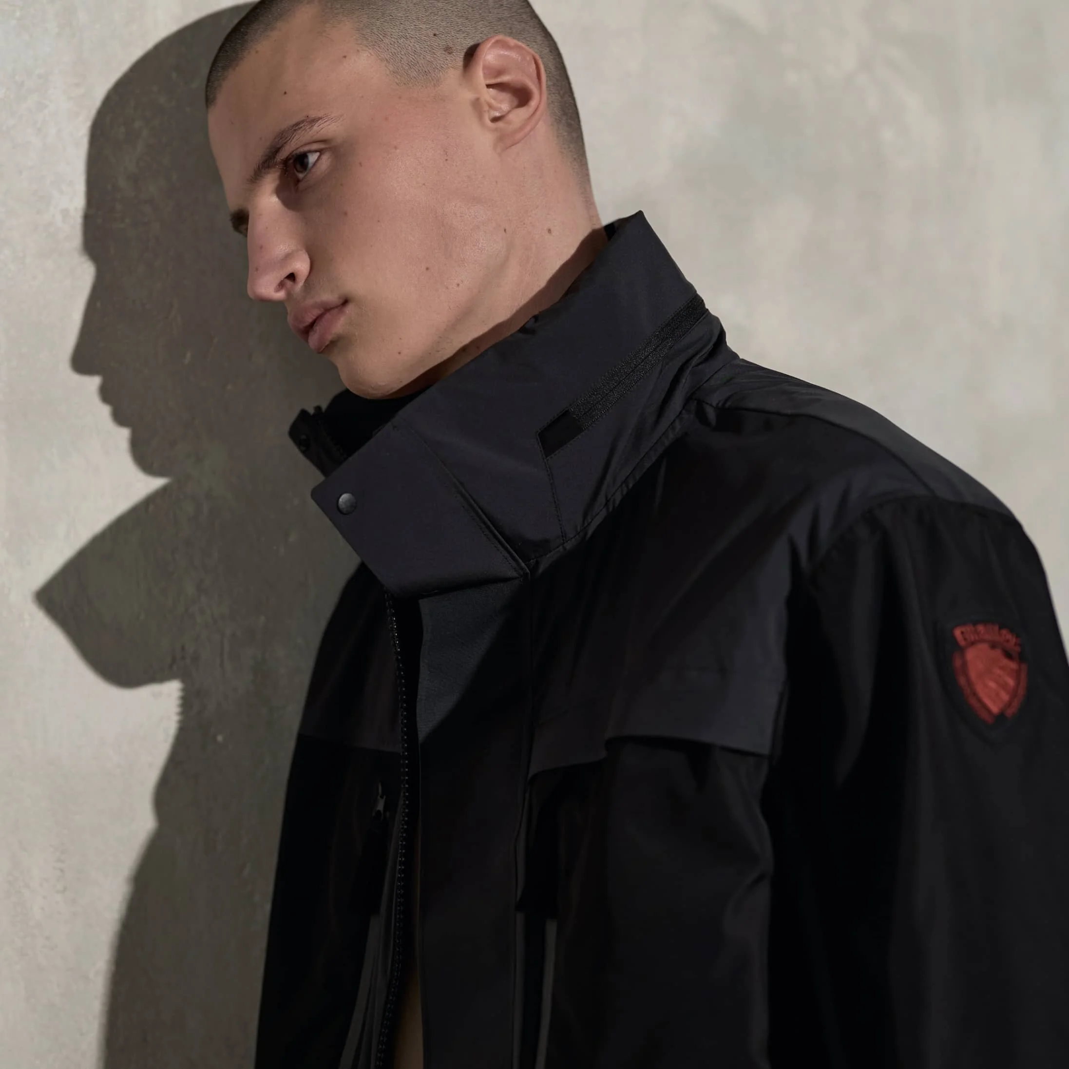 Nato negli Stati Uniti, cresciuto senza confini