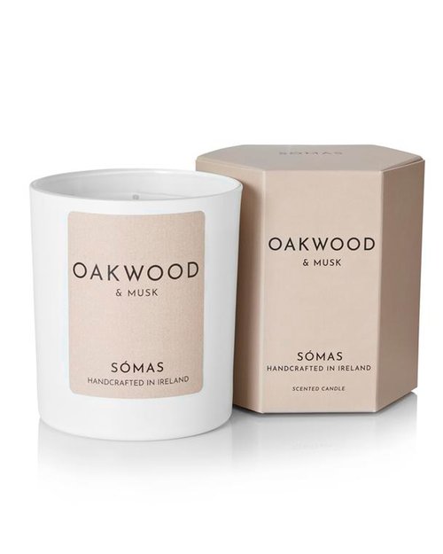 Oakwood and Musk Scented Soy Candle