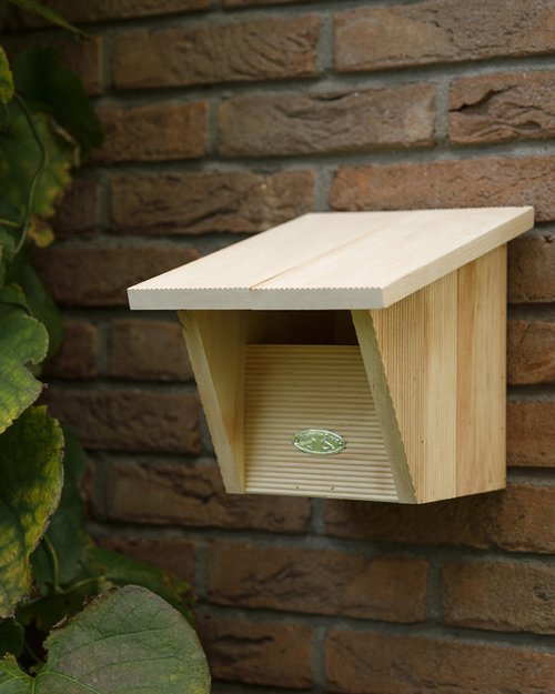Wooden Robin Birdhouse
