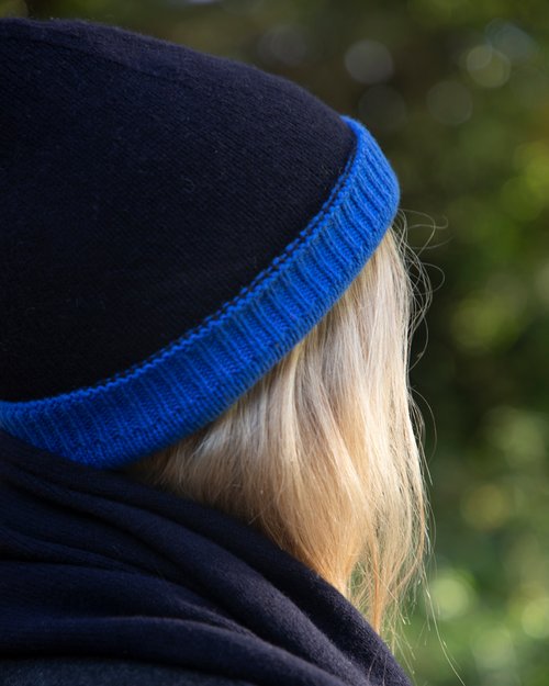 Lambswool Double Sided Hat in Navy & Speedwell Blue