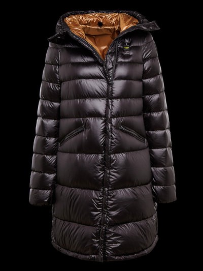 PARKA LARGA DE NAILON BRILLANTE_