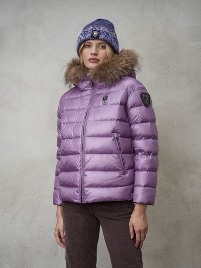 DAUNENJACKE MIT ABNEHMBARER FELLKAPUZE AUS MANILA_