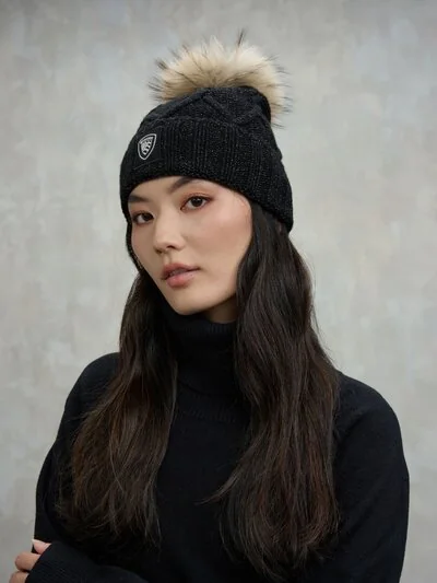 BRAIDED HAT WITH POM POM DACIA