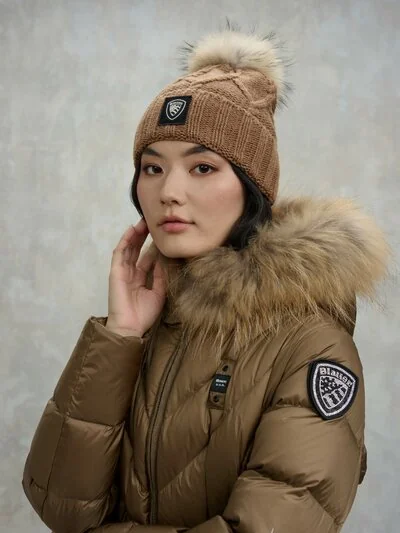 BRAIDED HAT WITH POM POM DACIA