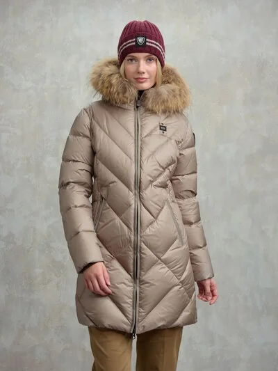 LANGE DAUNENJACKE MIT GEOMETRISCHEN LINIEN ALTHEA