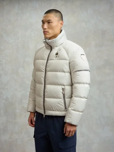 DOWN JACKET WITH HIDDEN HOOD WISE