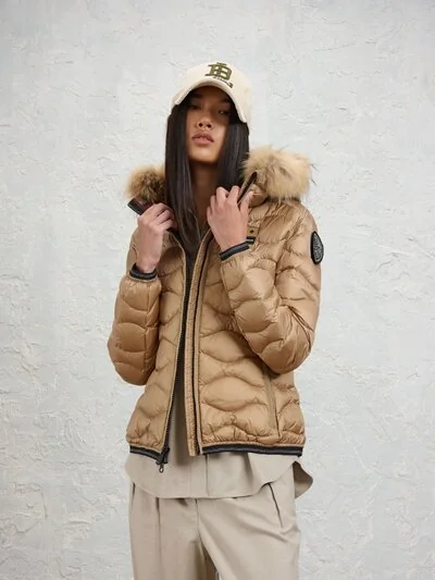 KURZE GEPOLSTERTE DAUNENJACKE ALDIE