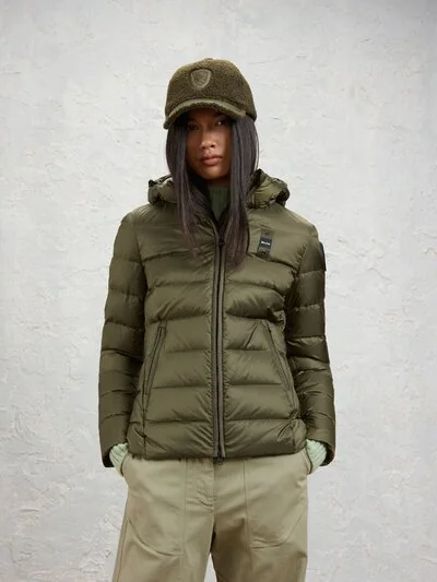KURZE GEPOLSTERTE DAUNENJACKE CHARME