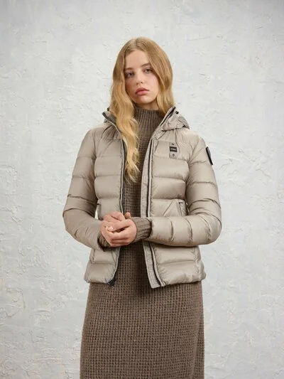 KURZE GEPOLSTERTE DAUNENJACKE CHARME