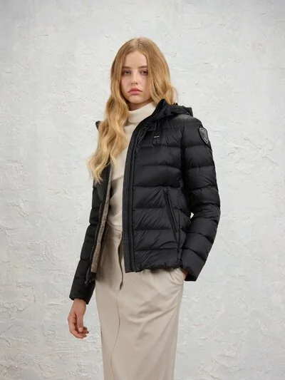 KURZE GEPOLSTERTE DAUNENJACKE CHARME