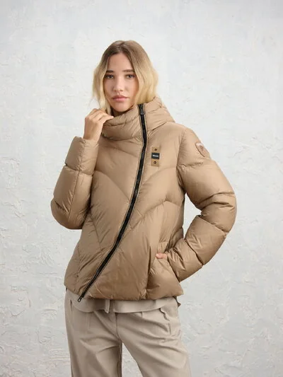 DOWN JACKET WITH CURVED ASYMMETRICAL ZIP