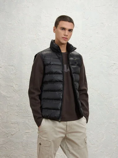 SLEEVELESS WITH KOREAN-STYLE COLLAR DUKE