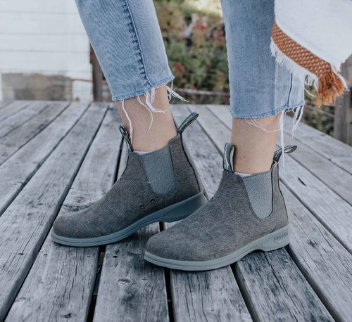 blundstone canvas boots