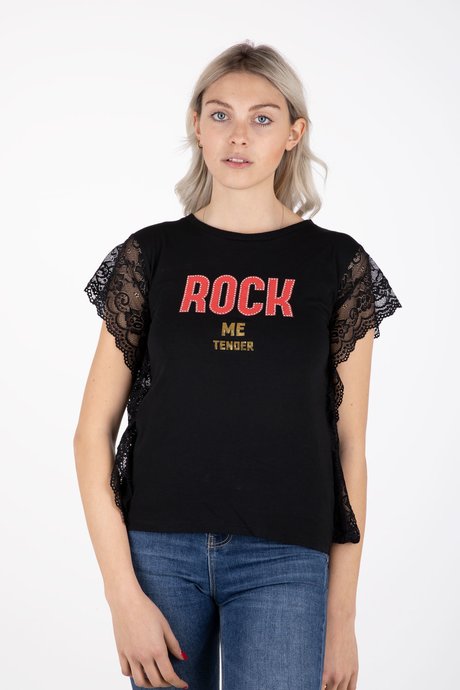 T-shirt with lace sleeve