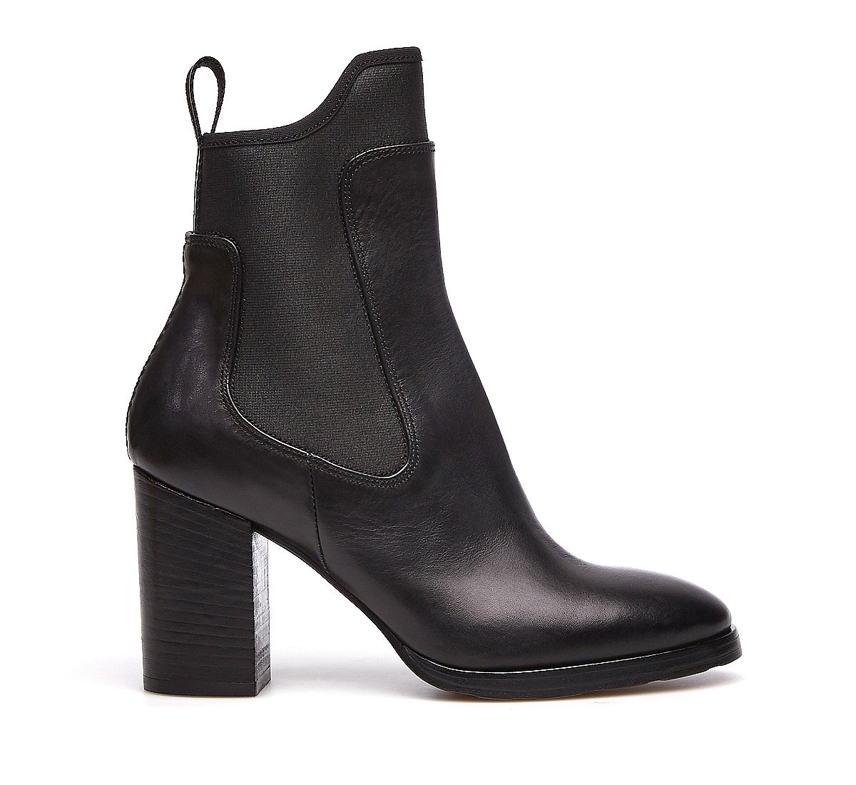 Boots in calf leather