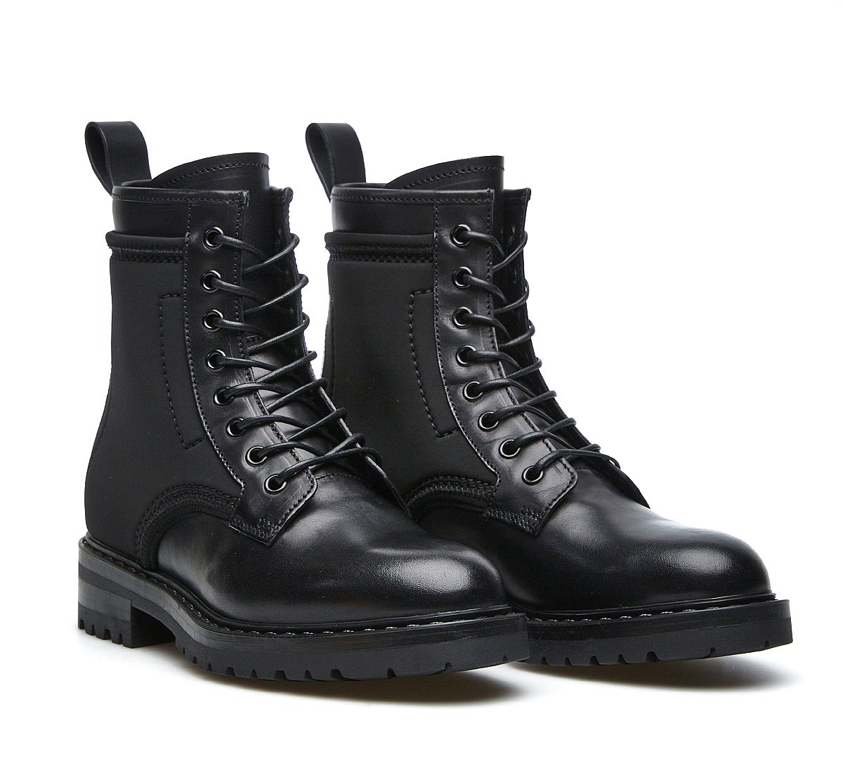 Anfibio Barracuda Total black in vitello