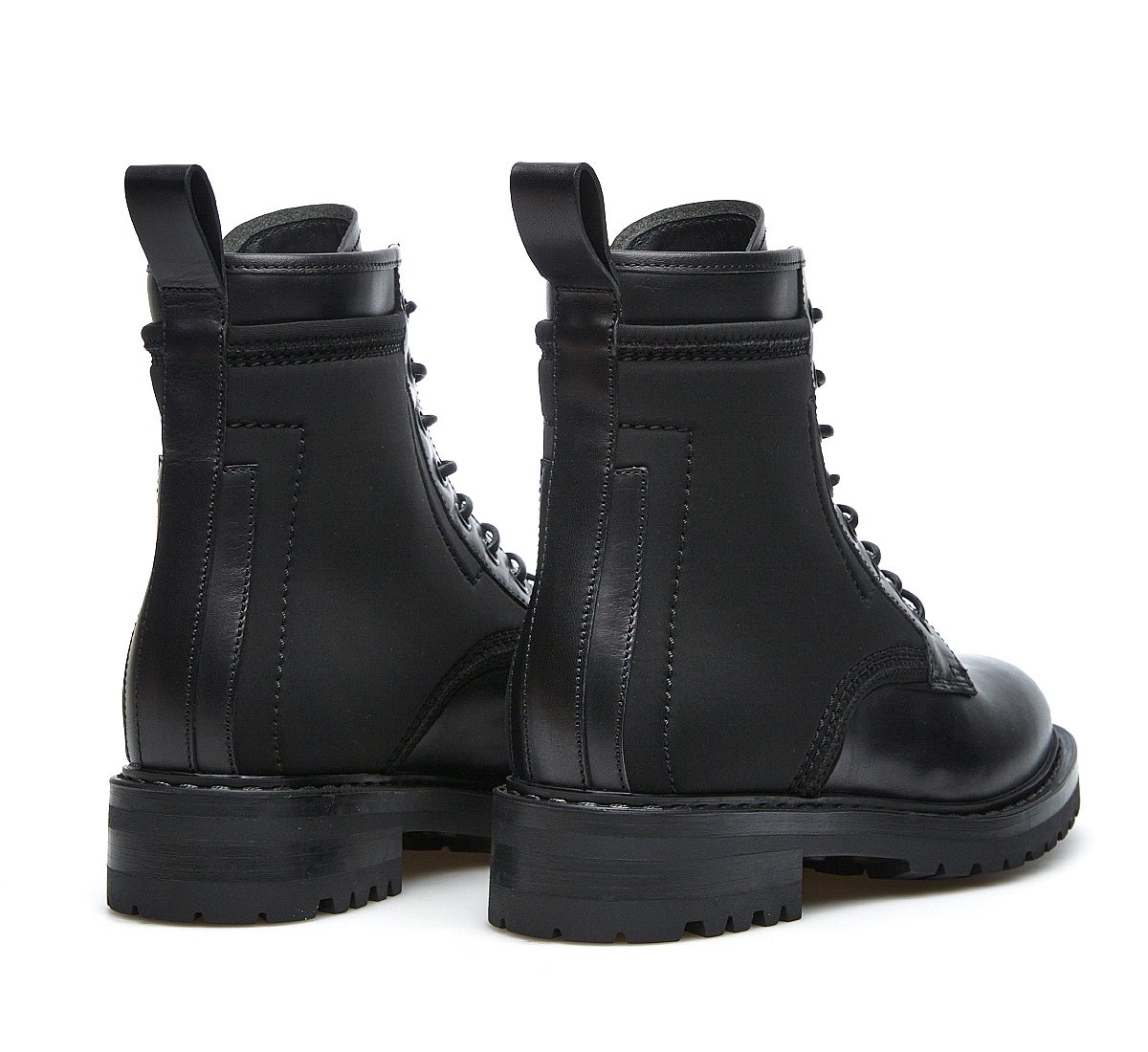 Anfibio Barracuda Total black in vitello