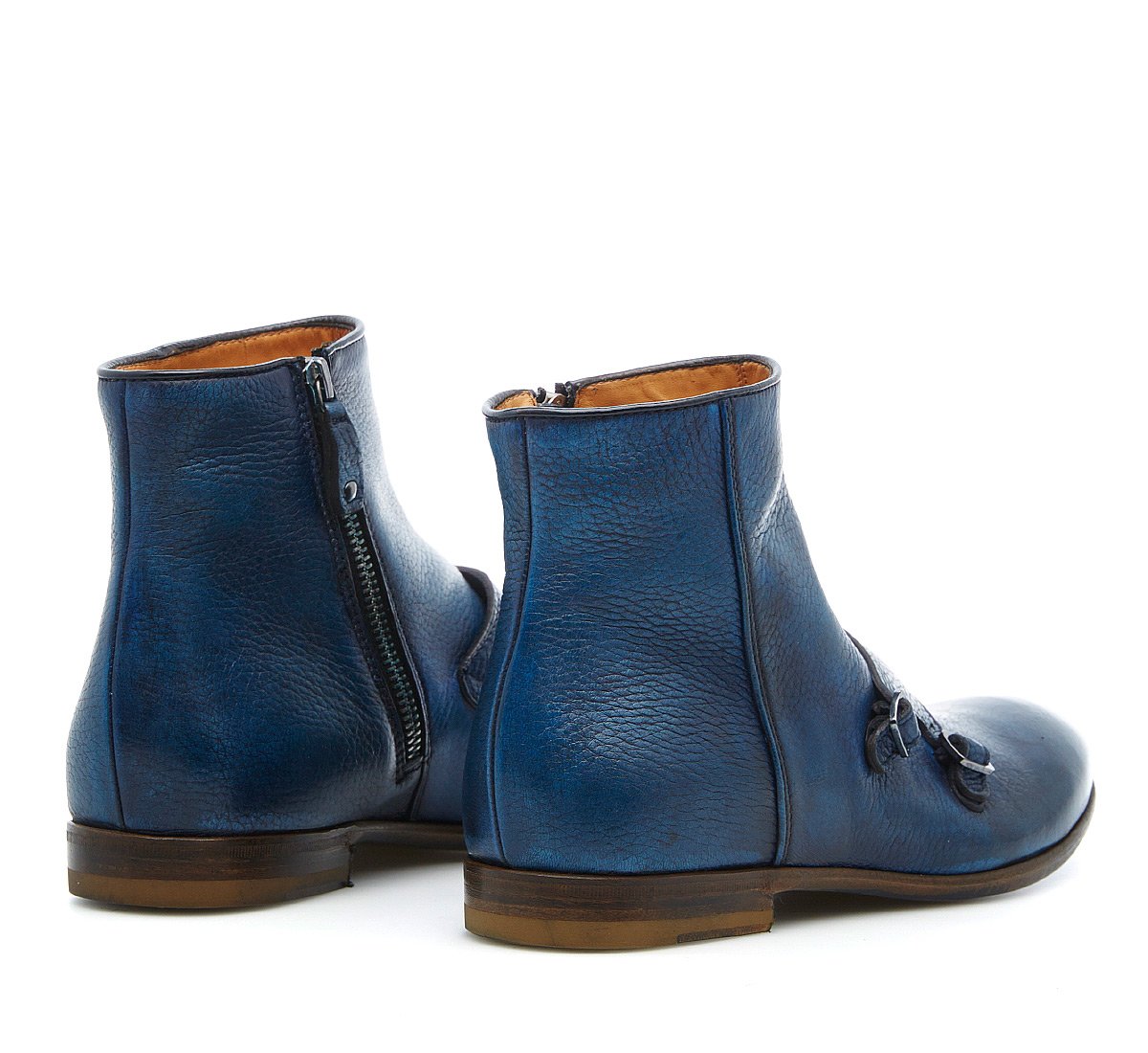 Ankle boots in hand-buffed buckskin