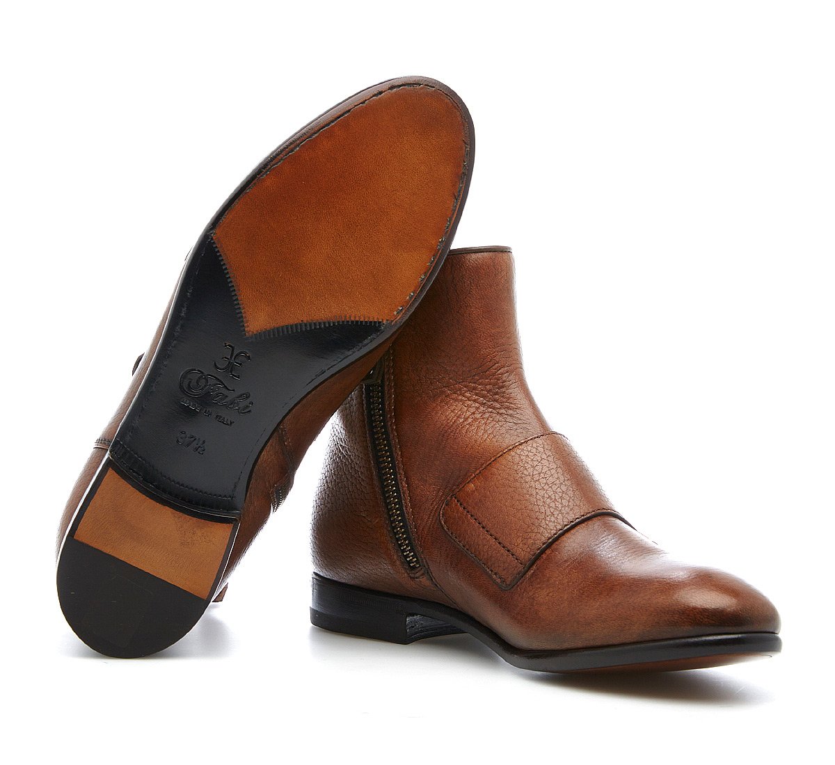 Ankle boots in hand-buffed buckskin