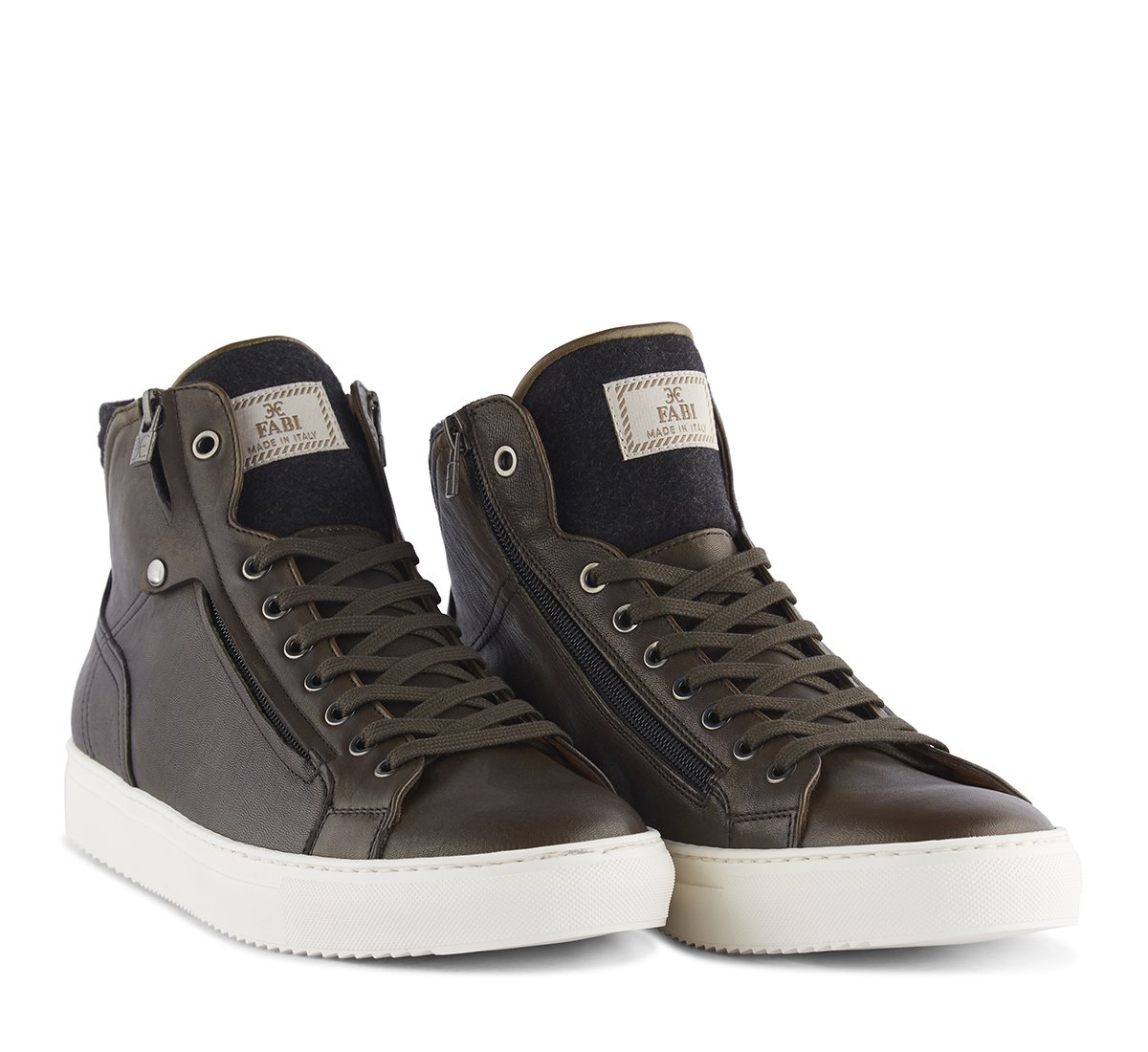 Basket sneaker in nappa e tessuto