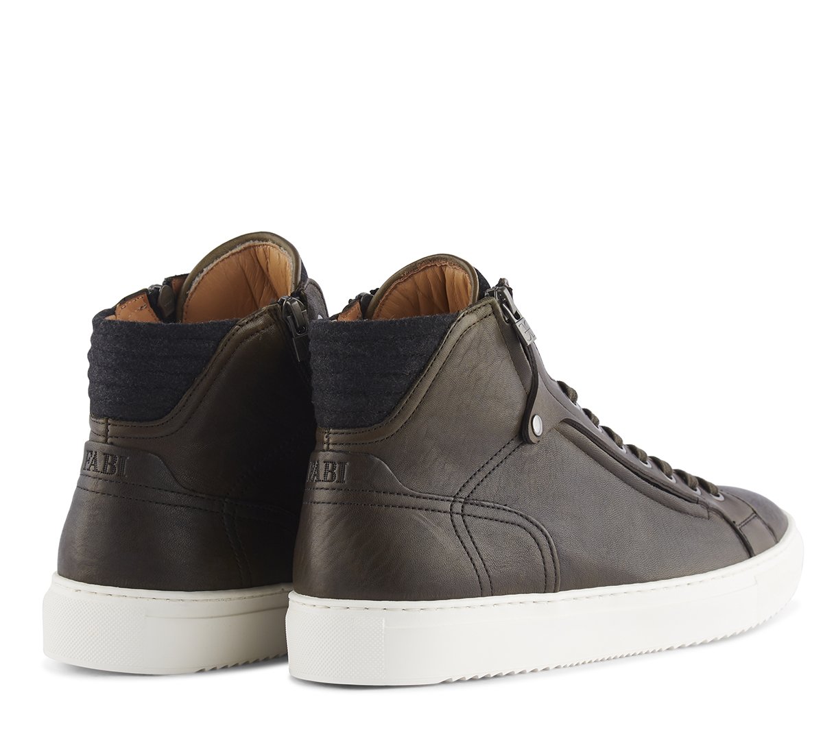 Basket sneaker in nappa e tessuto