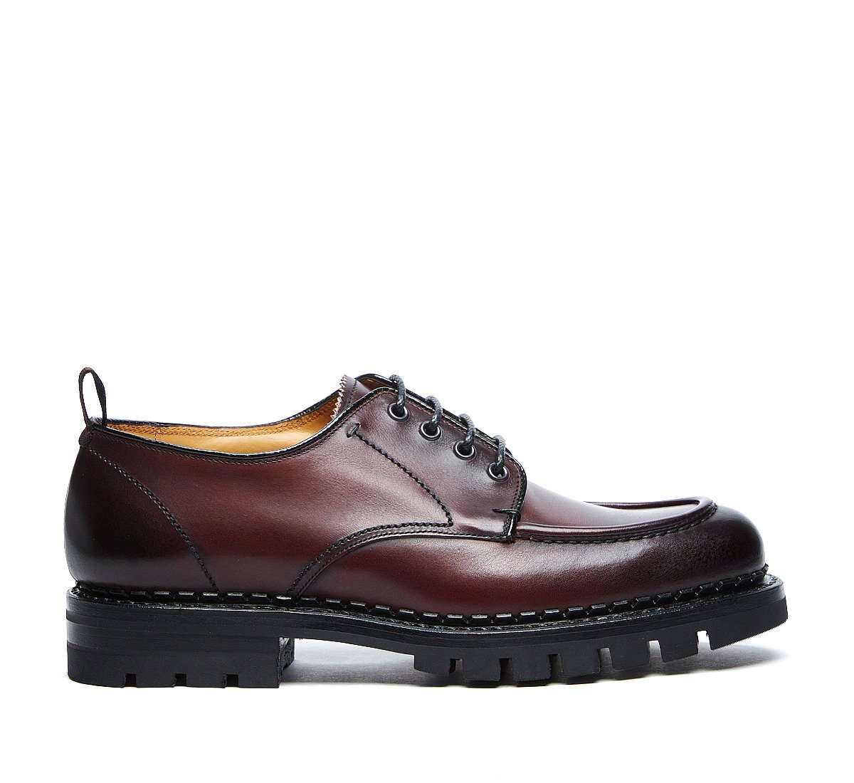Lace up in calf leather padded by hand - Flex Goodyear construction