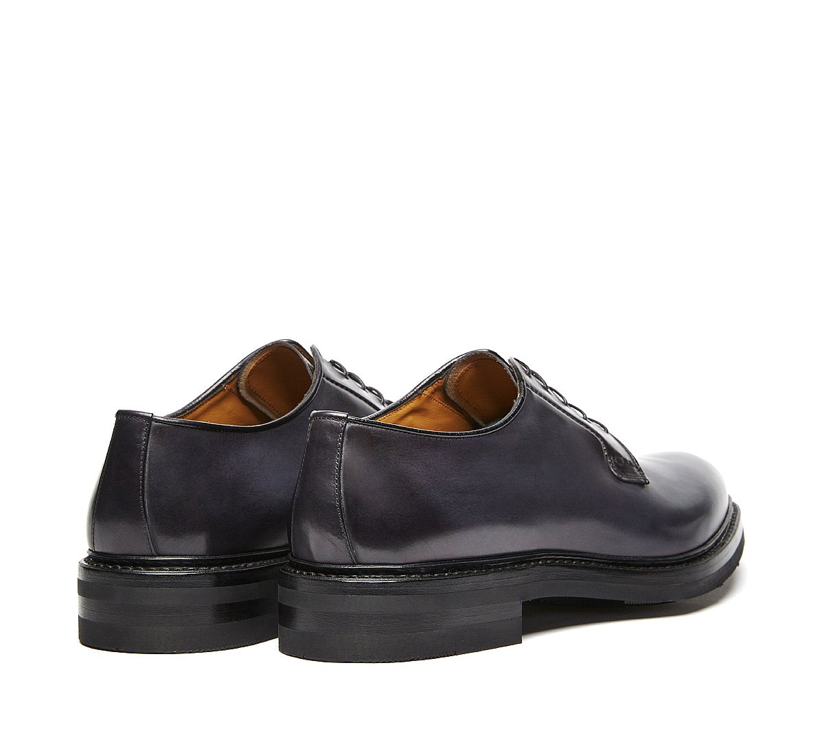 Lace-ups in luxury calf leather with Flex Goodyear construction
