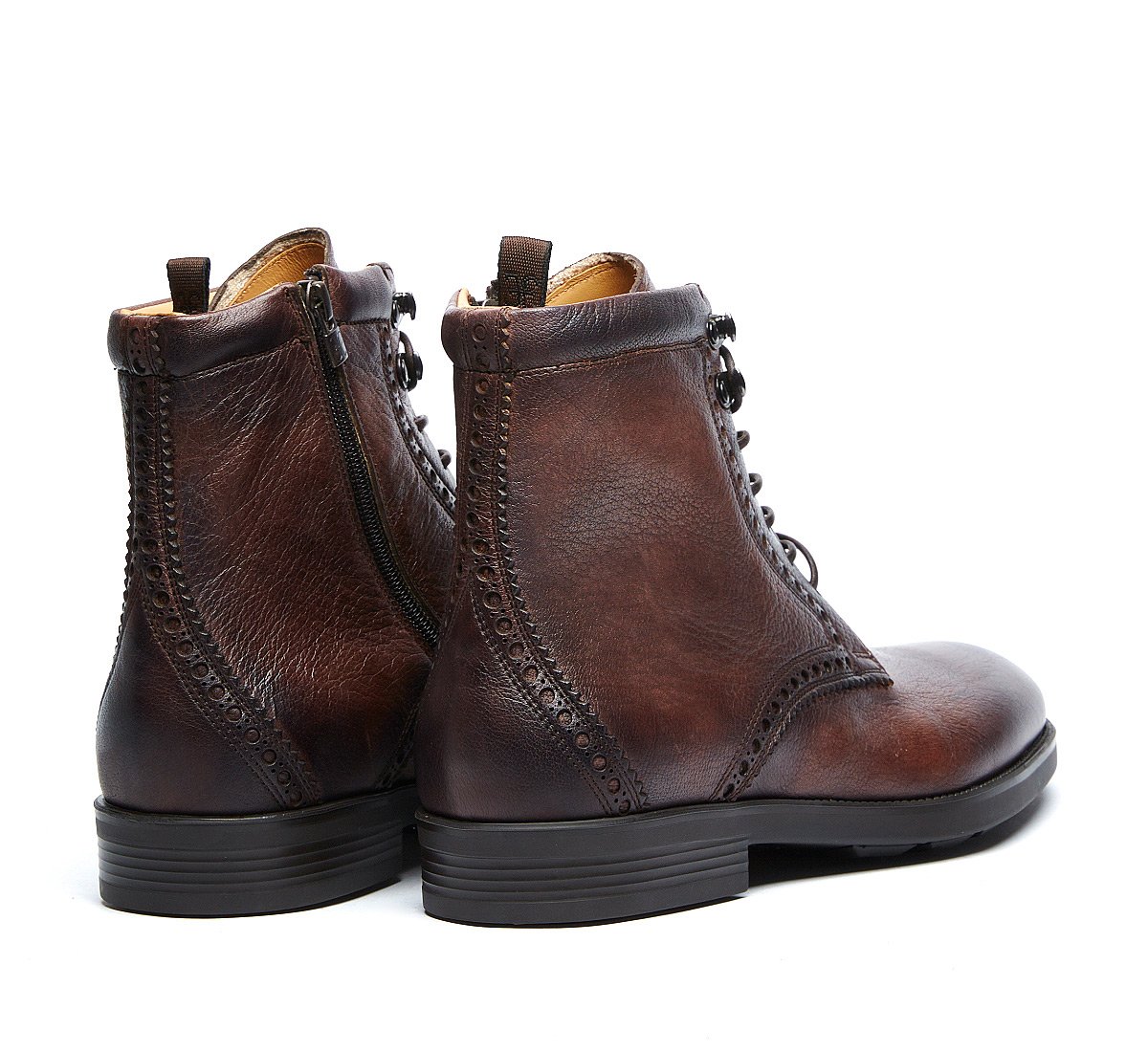 Combat boots in very soft calf leather