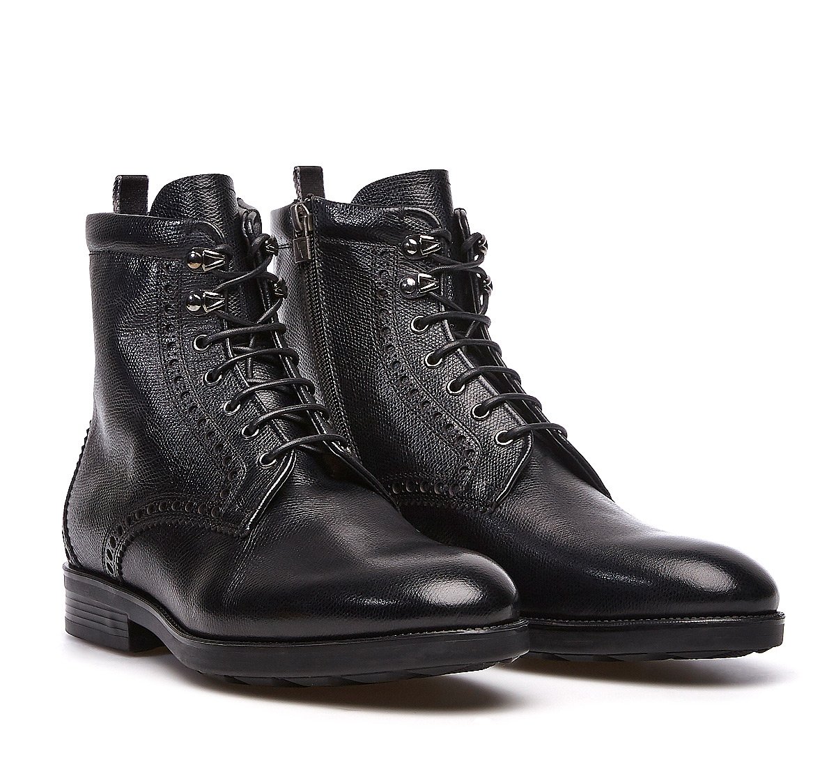 Combat boots in calf leather