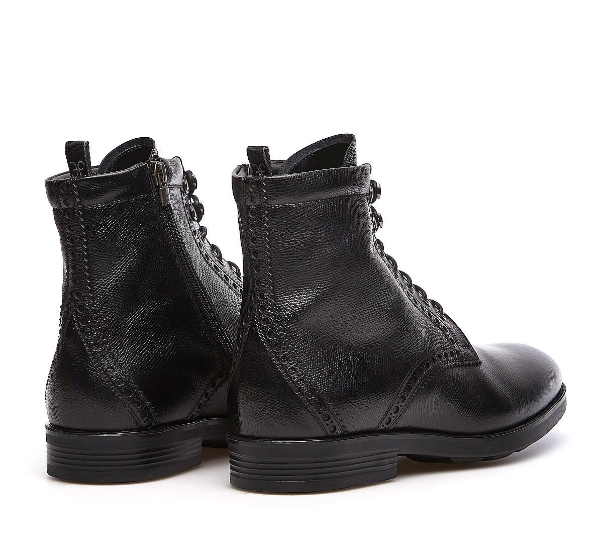 Combat boots in calf leather
