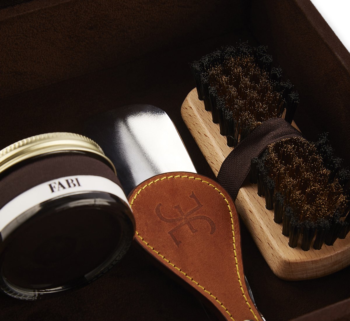 Kit Shoe Care in suede