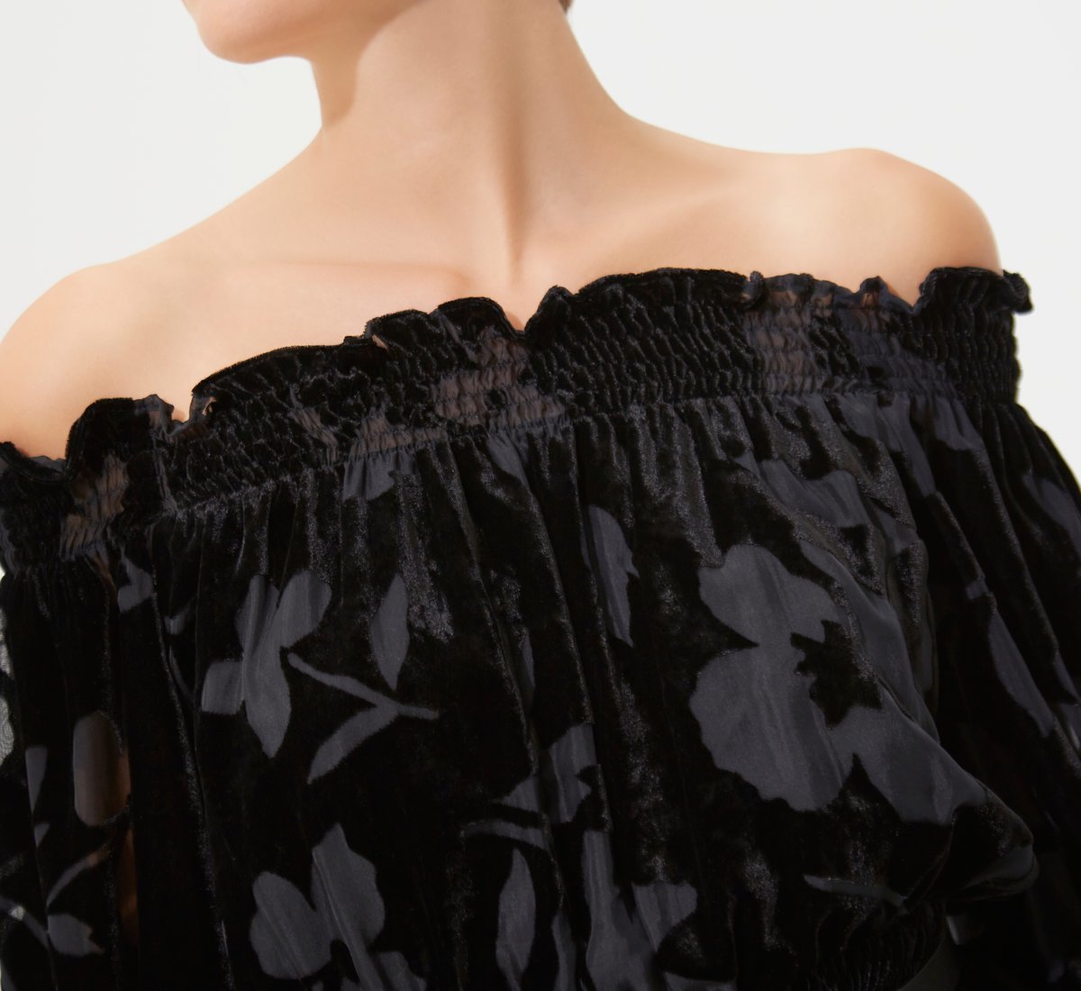 Short black patterned dress