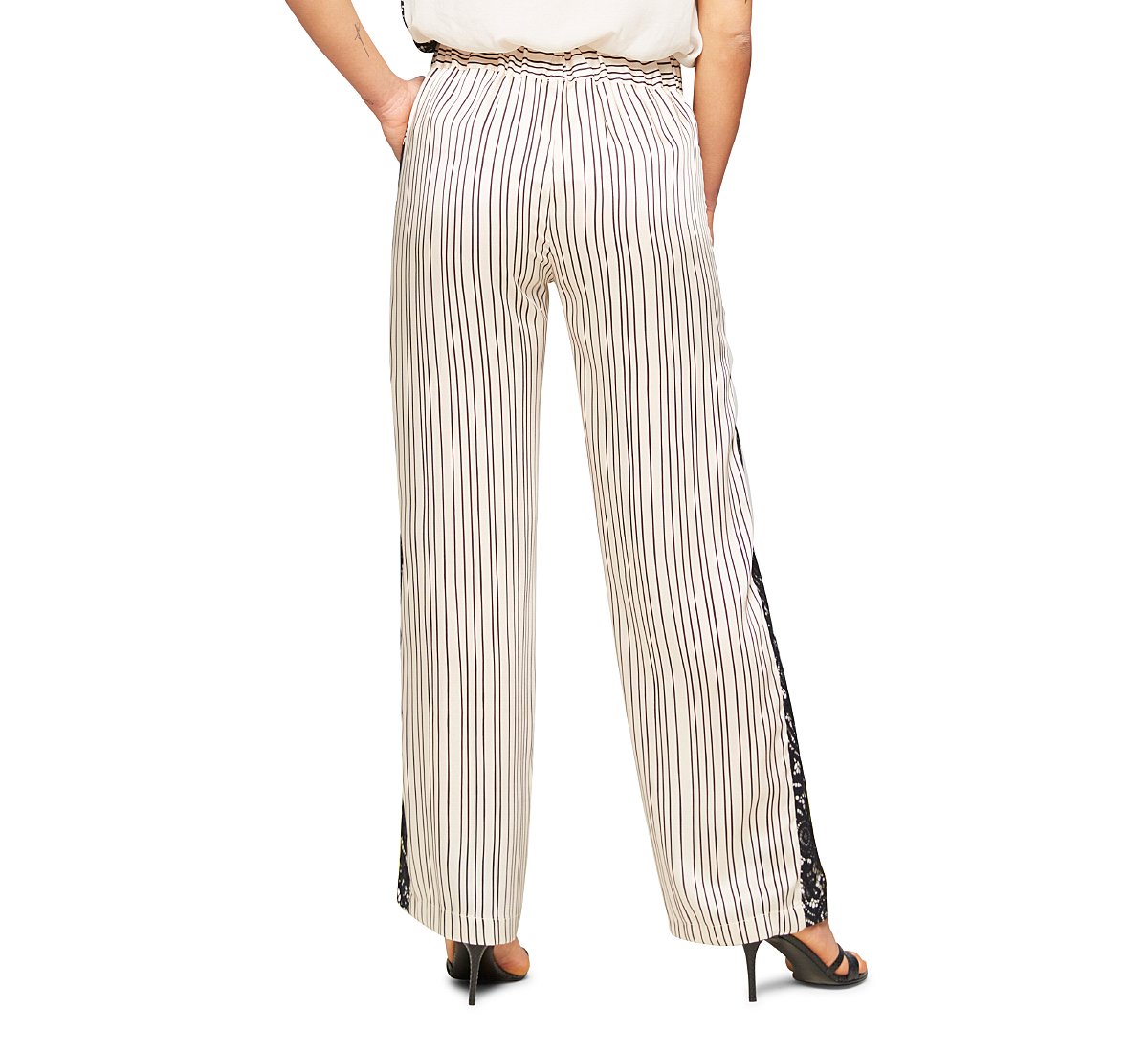 Pantaloni a vita alta