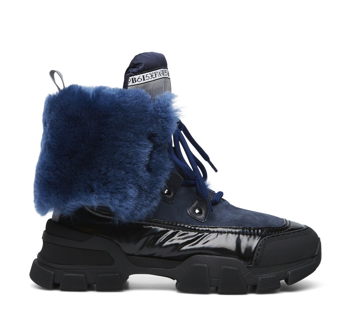 Trekking boots