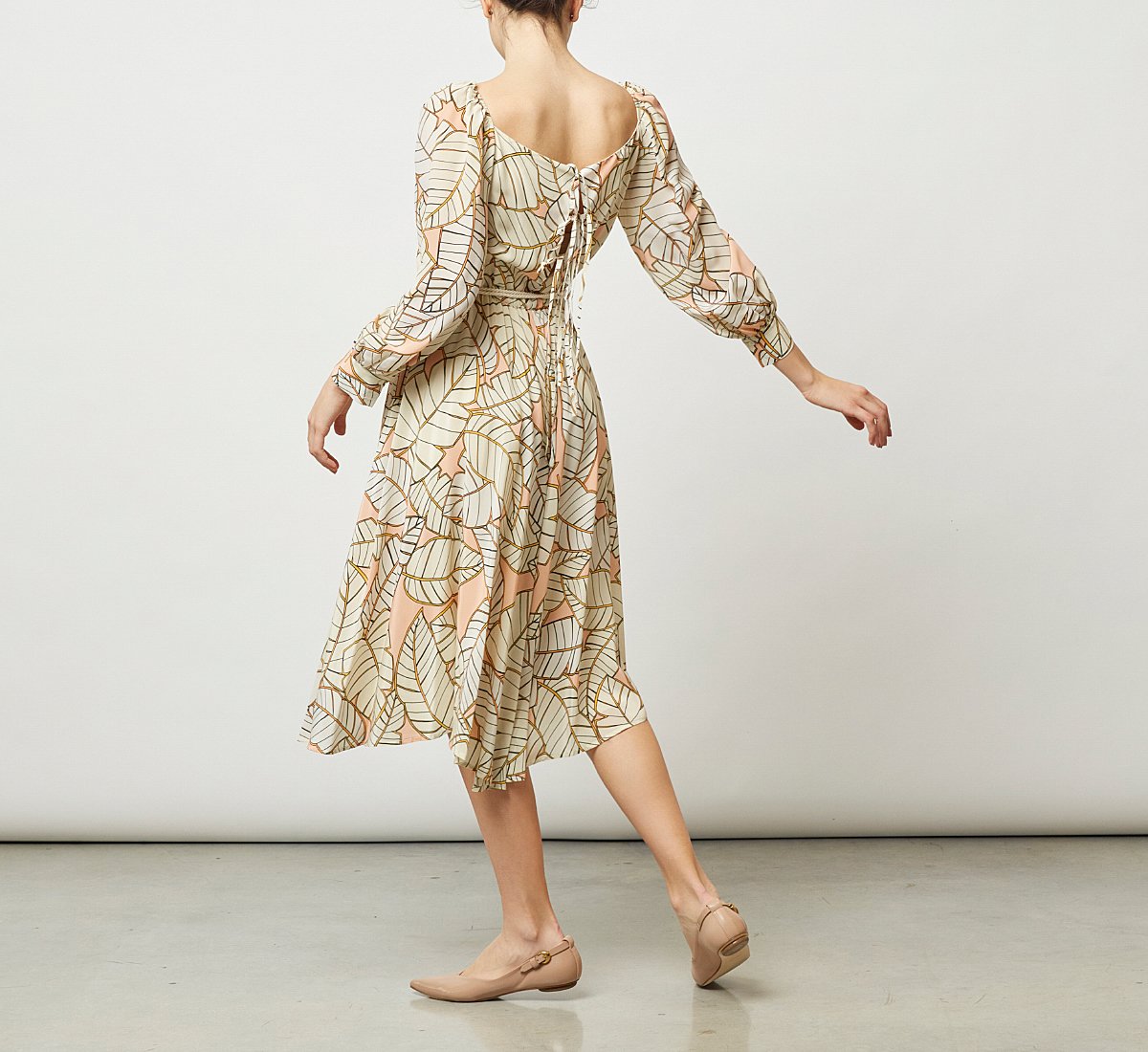 Knee-length fabric dress