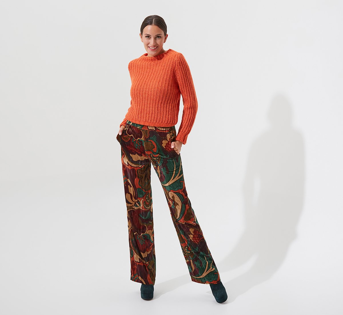 Patterned straight-leg trousers