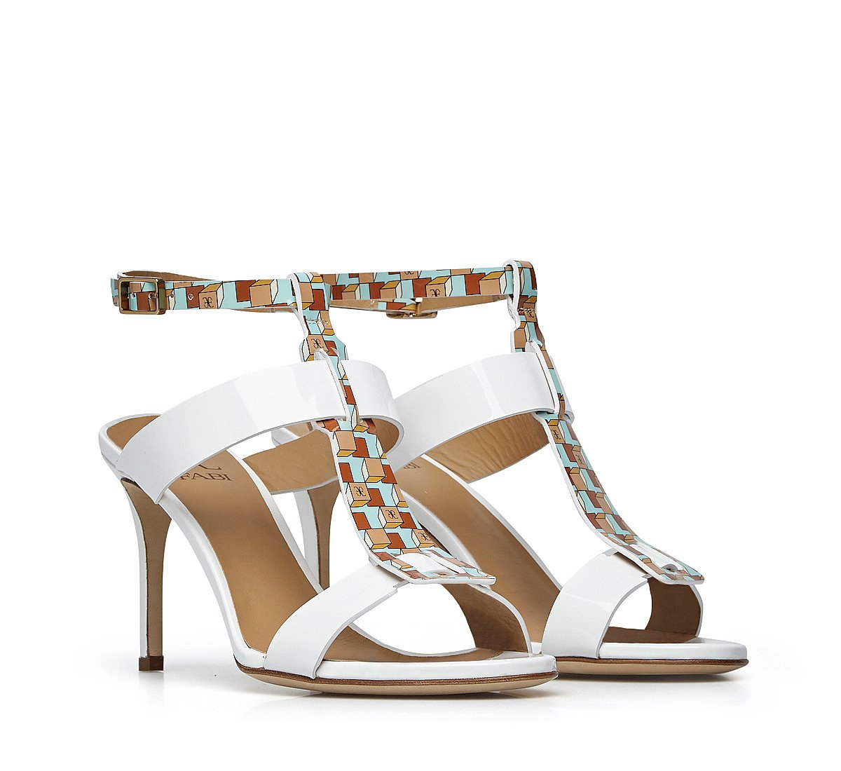 Sandal in patent leather