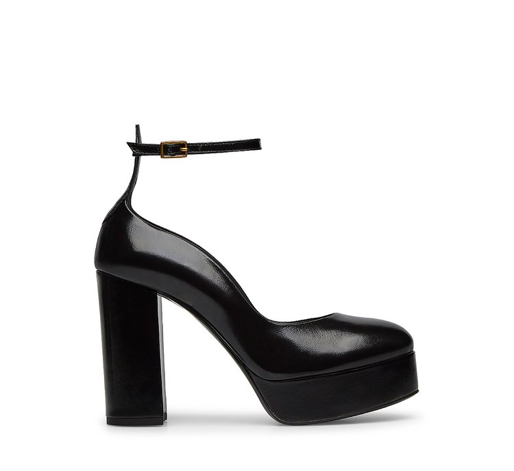 Heeled shoe with ankle strap