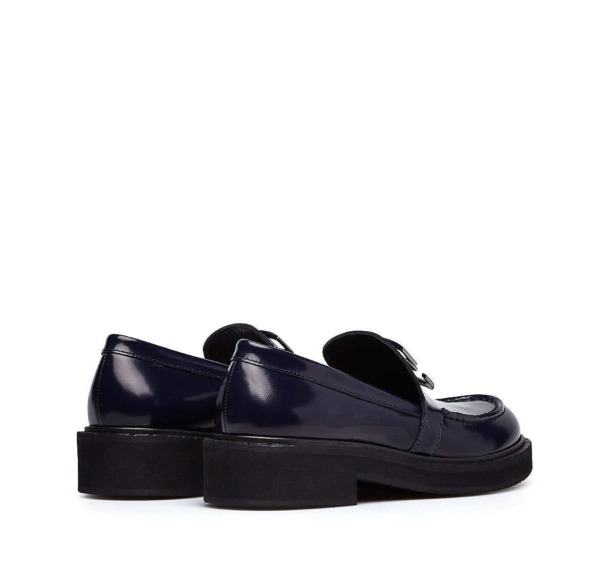 Classic moccasins in brushed calfskin.