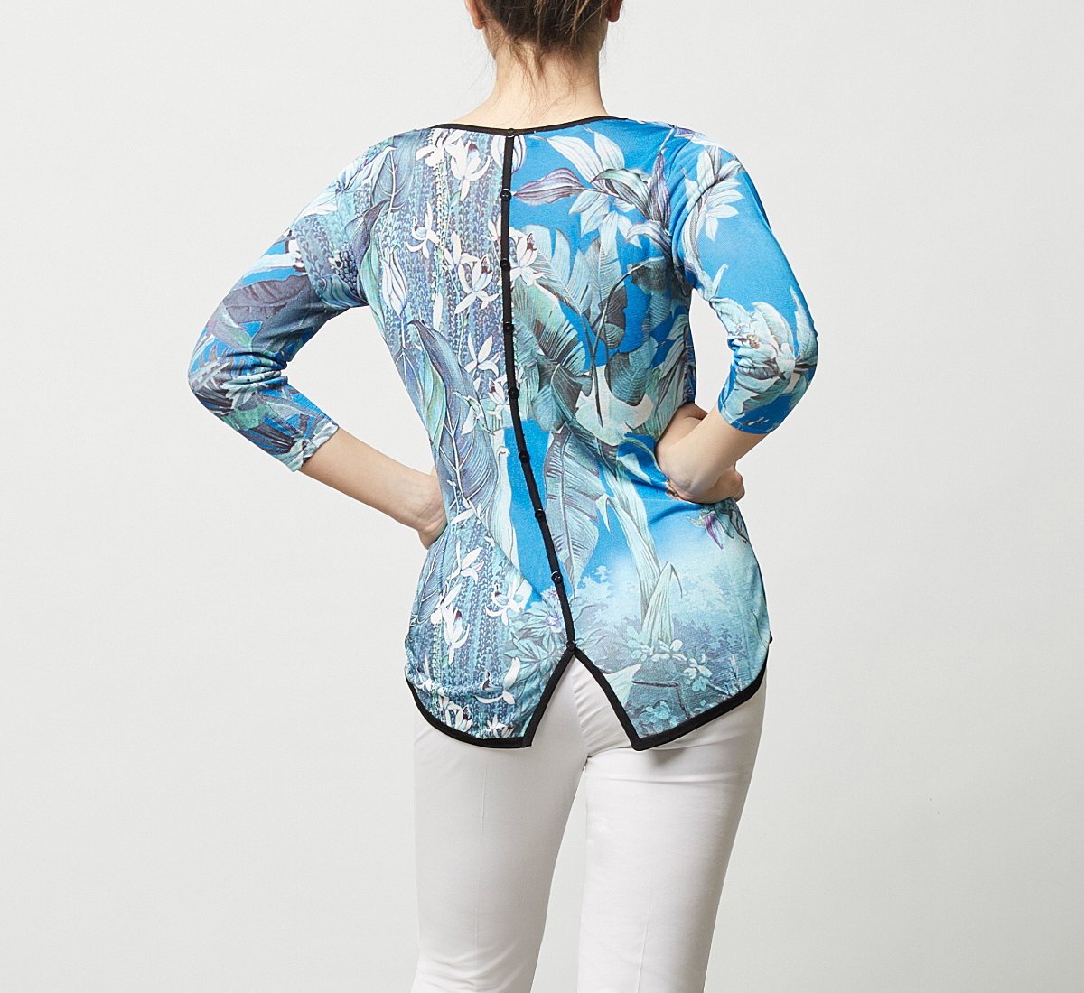 Fabric sweater with floral print