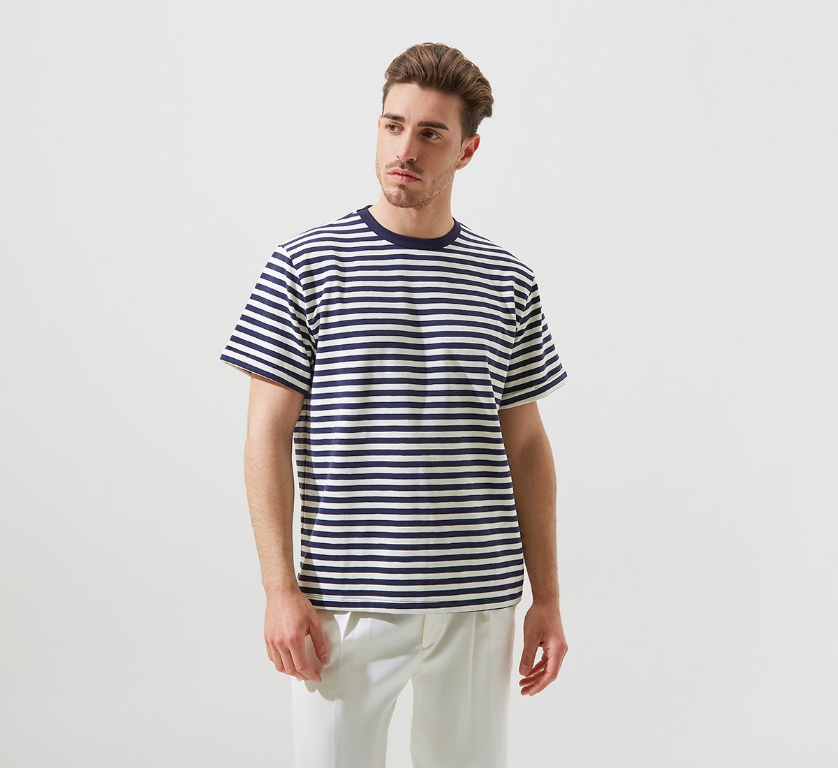 WHITE AND BLUE STRIPED T-SHIRT