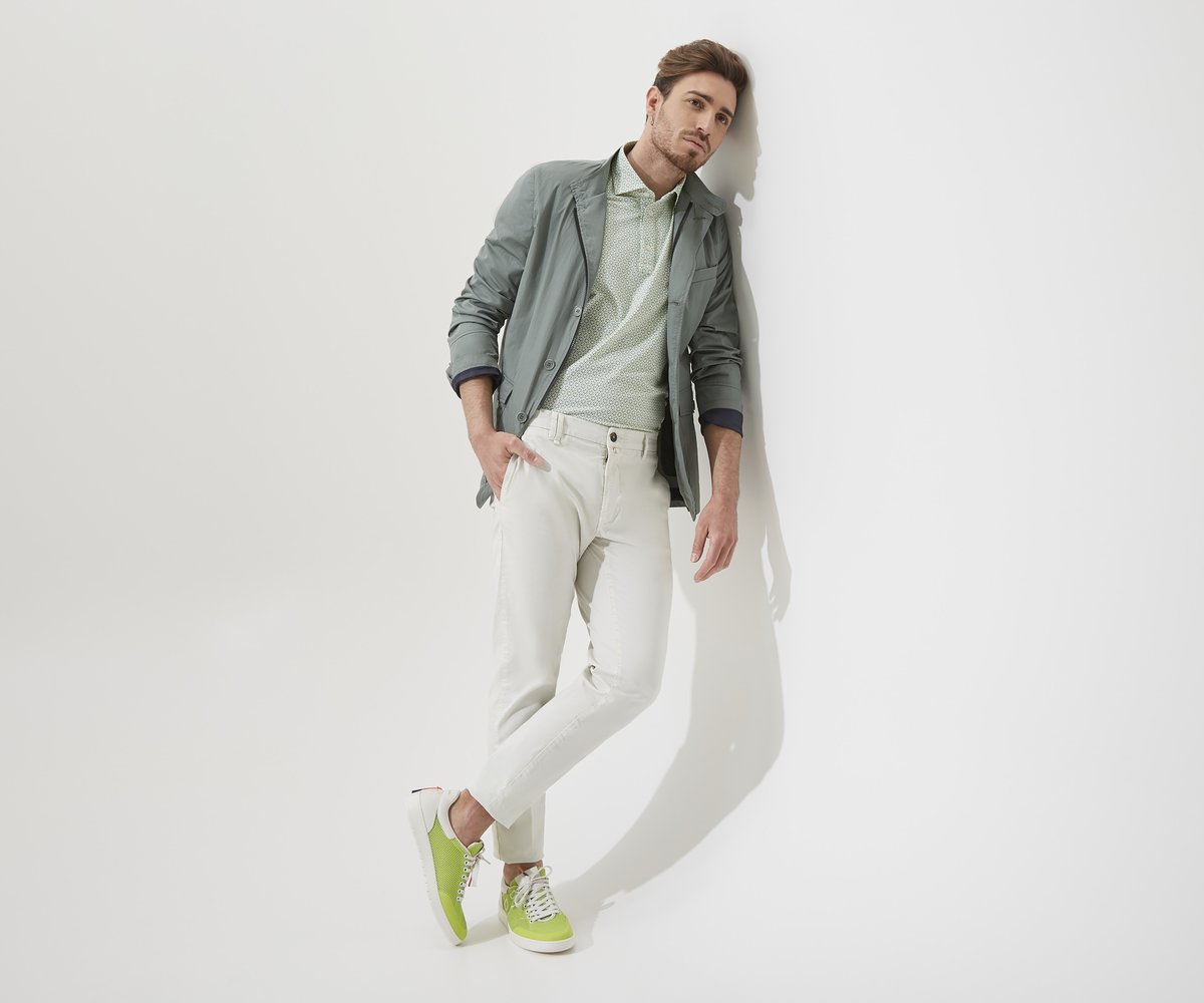 Short-sleeved polo shirt