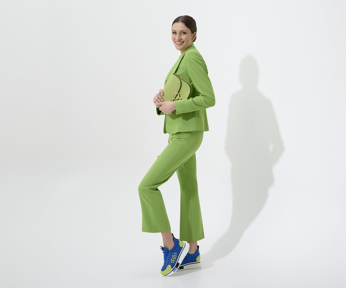 Single-button slim jacket