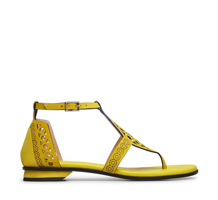 Thong sandals with perforated pattern