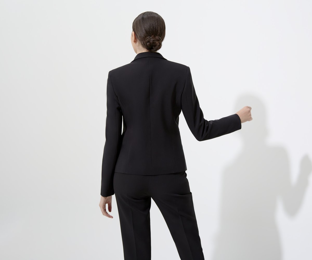 Single-button slim jacket