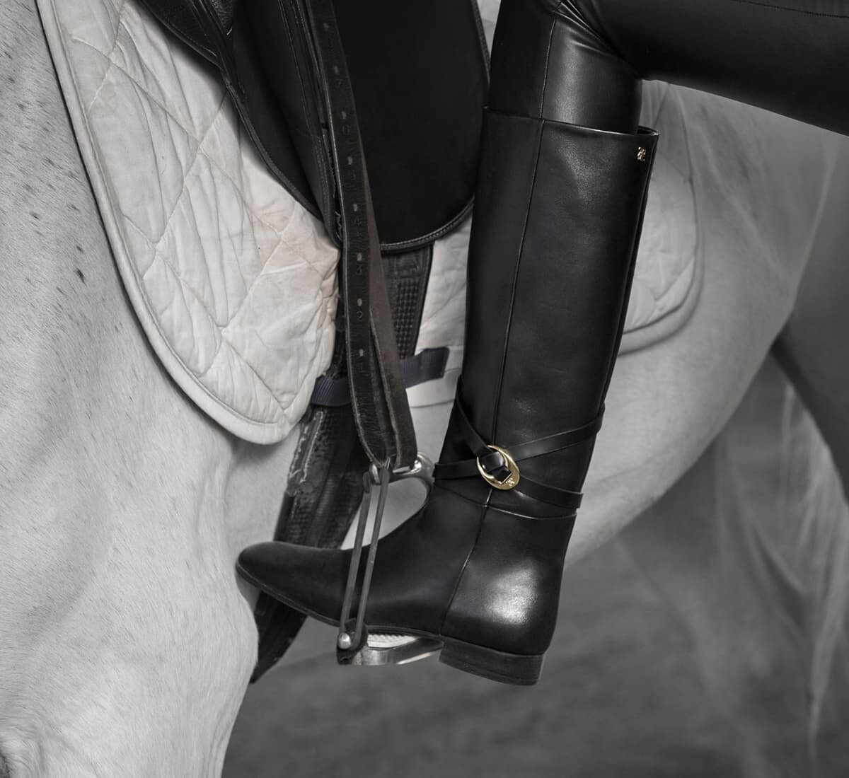 Fabi boot with crossed straps