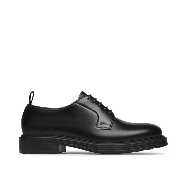 Derby in calfskin