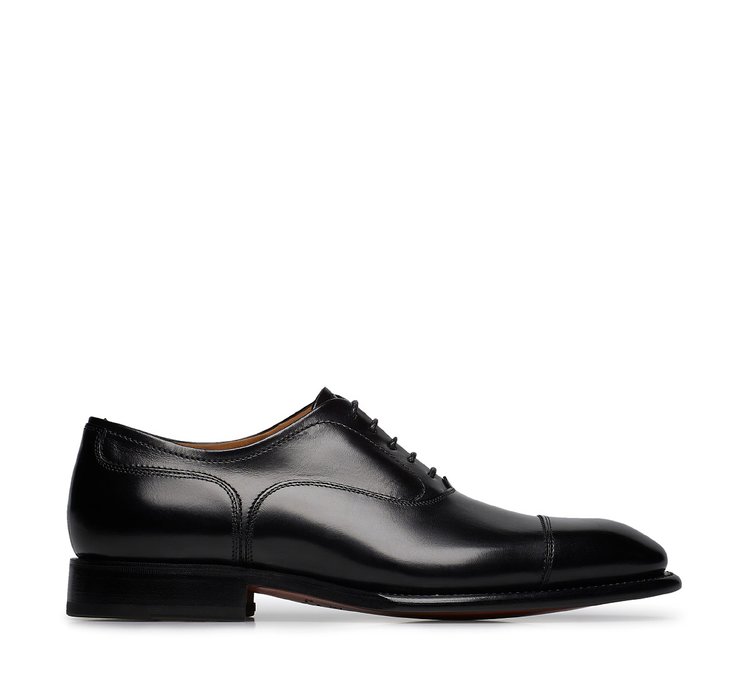 Exquisite calfskin lace-ups