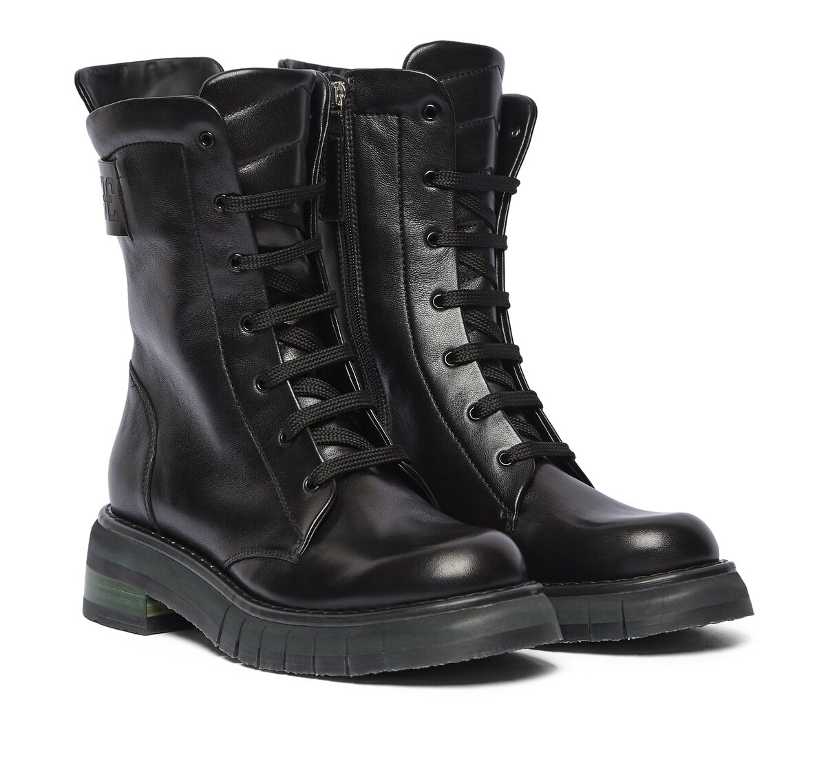 Stivale stringato in nappa