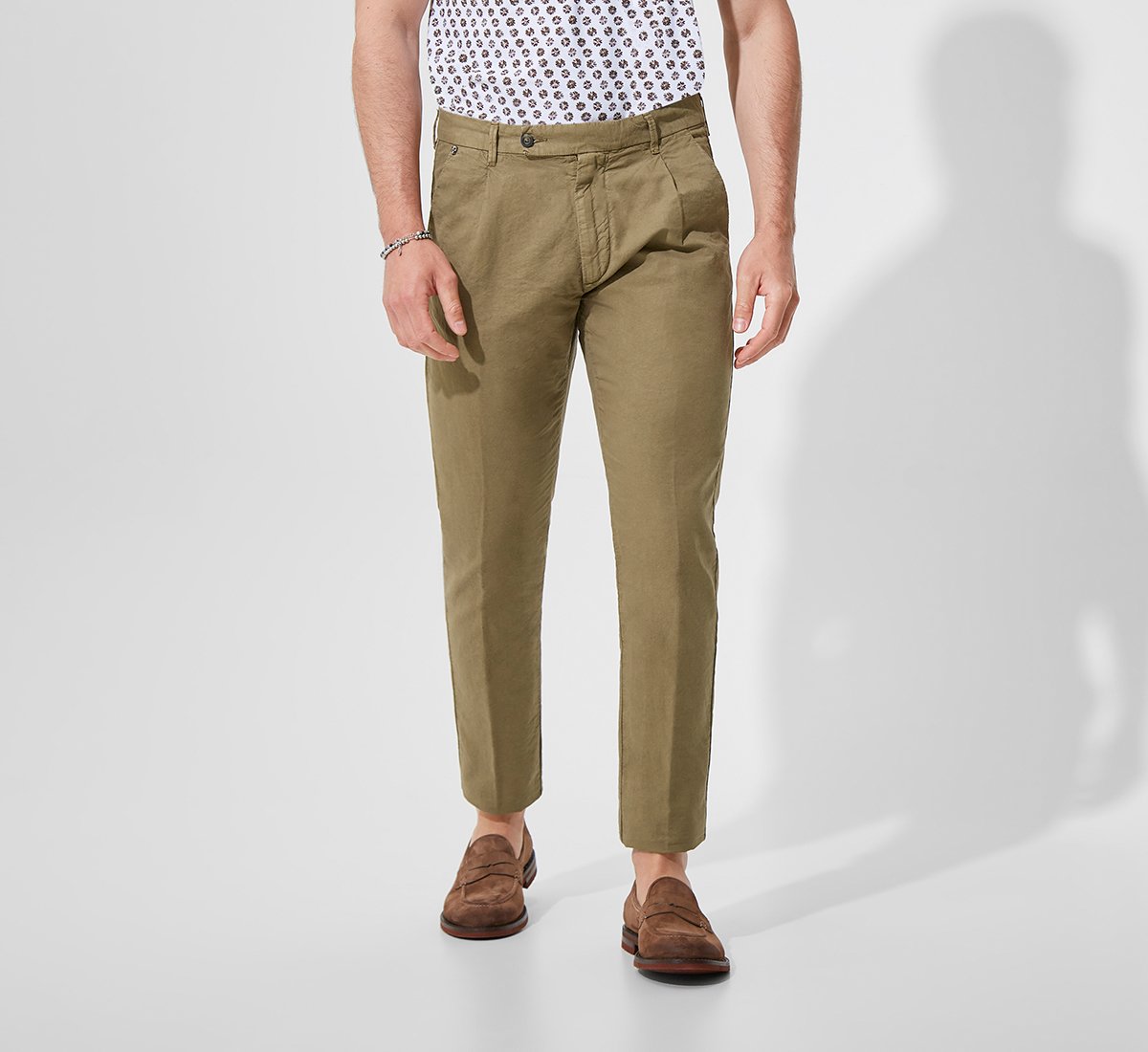 Trousers with structure